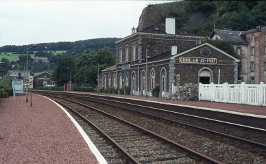 COMBLAIN AU PONT  82-7518.jpg